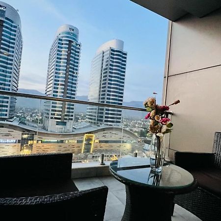 Sky Heights Luxury Apart Facing Centaurus Apartamento Islamabad Exterior foto