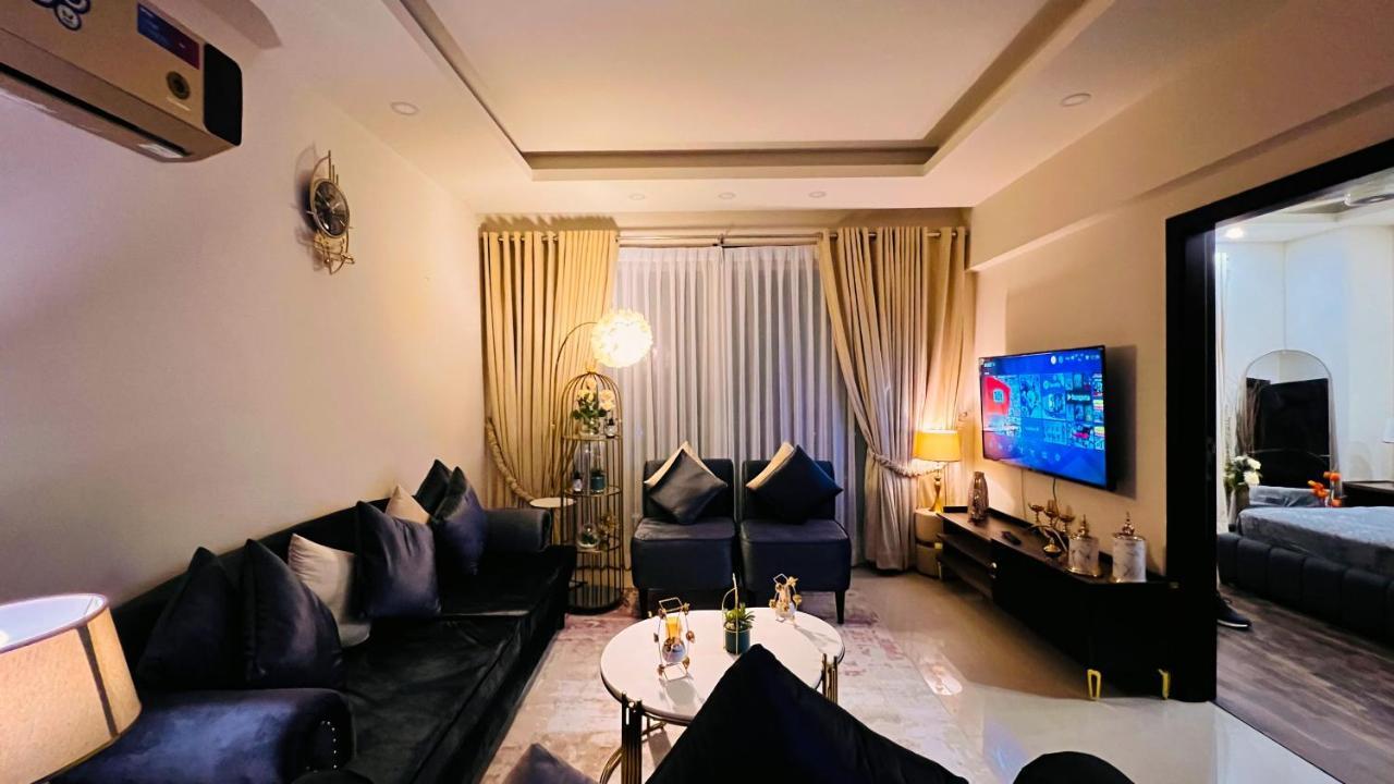 Sky Heights Luxury Apart Facing Centaurus Apartamento Islamabad Exterior foto