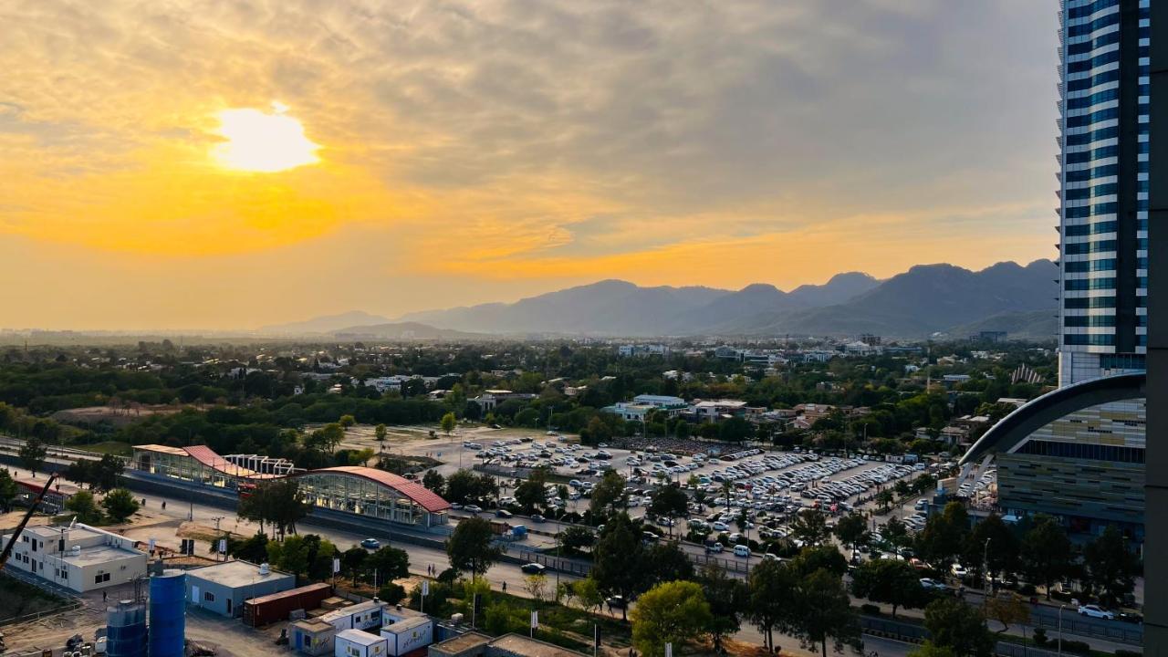 Sky Heights Luxury Apart Facing Centaurus Apartamento Islamabad Exterior foto